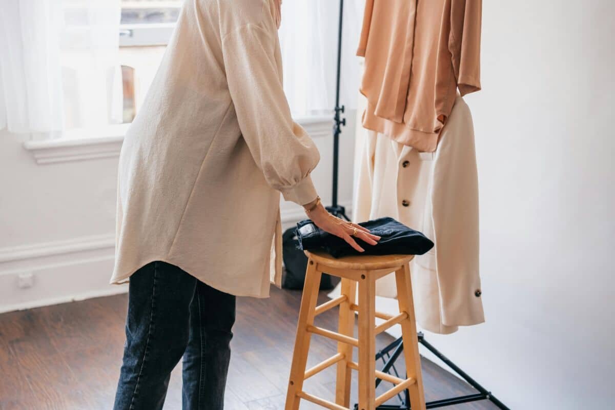 Calça Barra Dobrada: Ajuste Sem Costura em Minutos