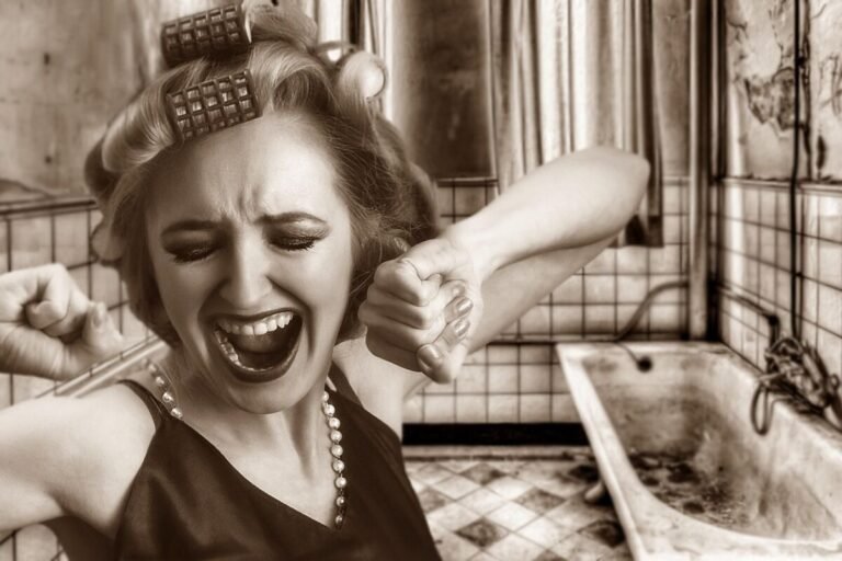 Papel de Parede em Banheiro Pequeno Funciona?